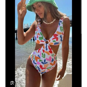 Show Me Your MuMu Cove Cutout One Piece Swimsuit Sz XXL and XL